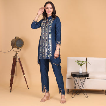 Women's Cotton Blend Straight Printed Kurta with Pant