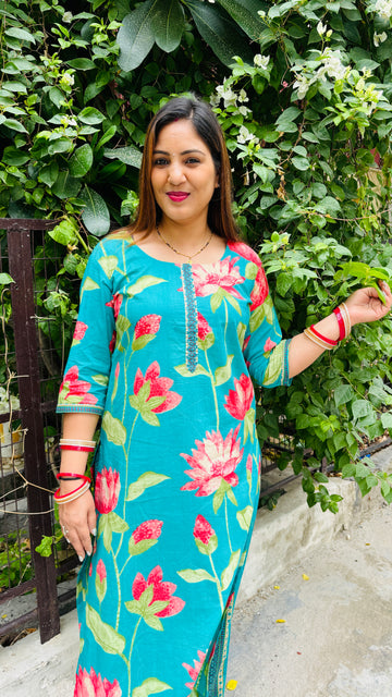 EF10051 - Elegant Floral Print Kurta Set